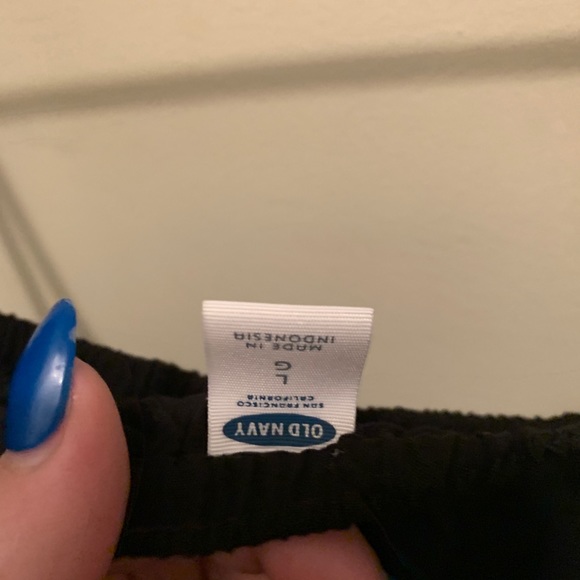 Simple black tank - Picture 3 of 3